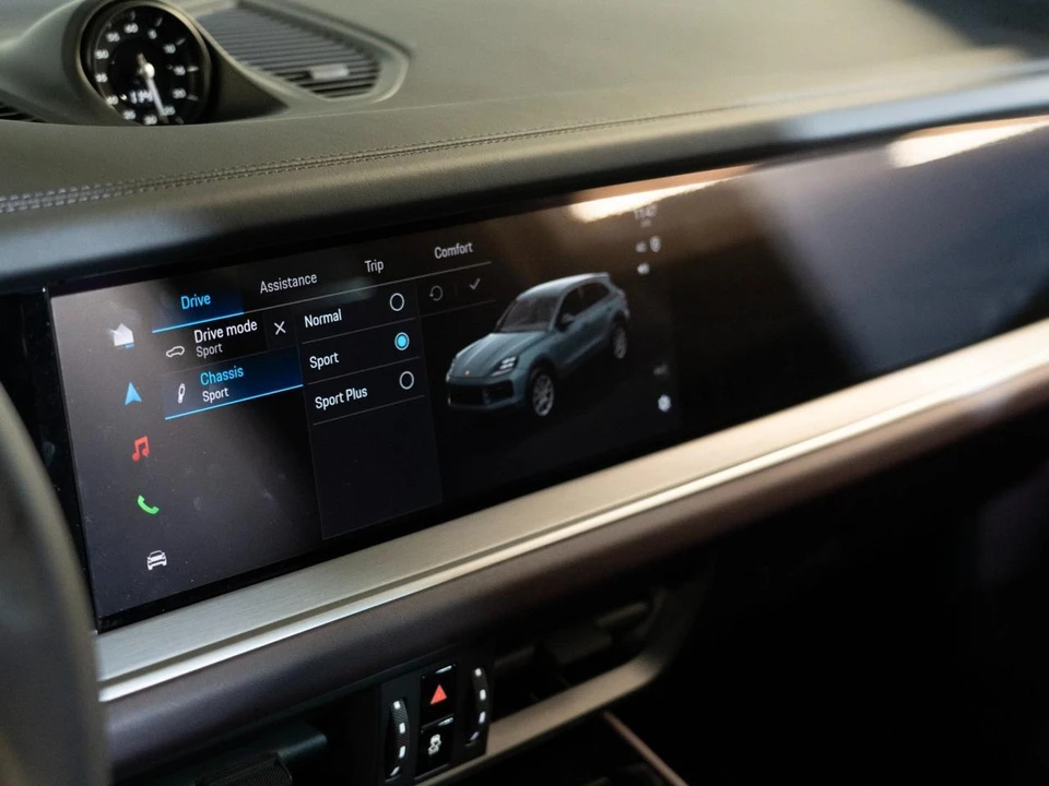 2026 Porsche 9Y0/9Y3 Cayenne - Image 21 of 30