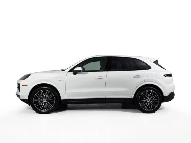 2026 Porsche 9Y0/9Y3 Cayenne - Image 2 of 5