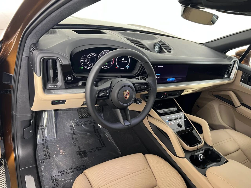2026 Porsche 9Y0/9Y3 Cayenne - Image 4 of 5