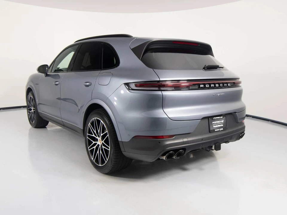 2026 Porsche 9Y0/9Y3 Cayenne - Image 3 of 4
