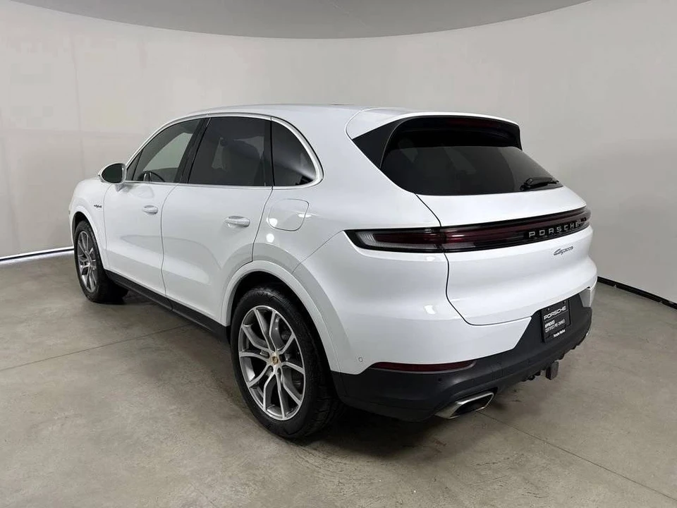 2026 Porsche 9Y0/9Y3 Cayenne - Image 3 of 5