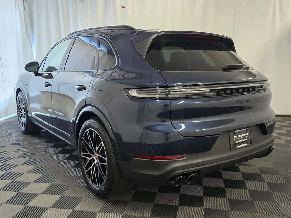 2026 Porsche 9Y0/9Y3 Cayenne - Image 3 of 5