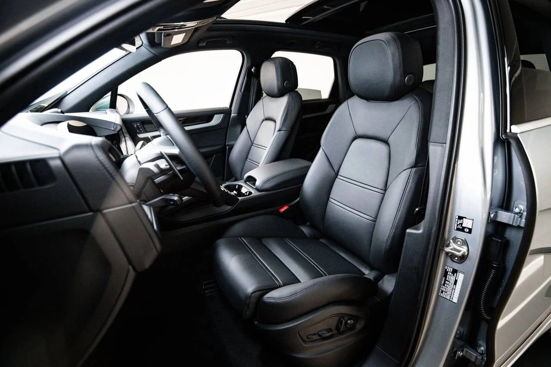 2026 Porsche 9Y0/9Y3 Cayenne - Image 5 of 5