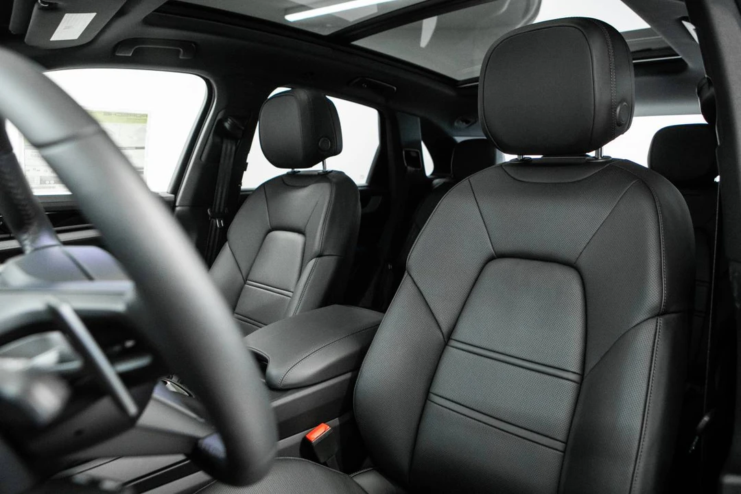 2026 Porsche 9Y0/9Y3 Cayenne - Image 5 of 5
