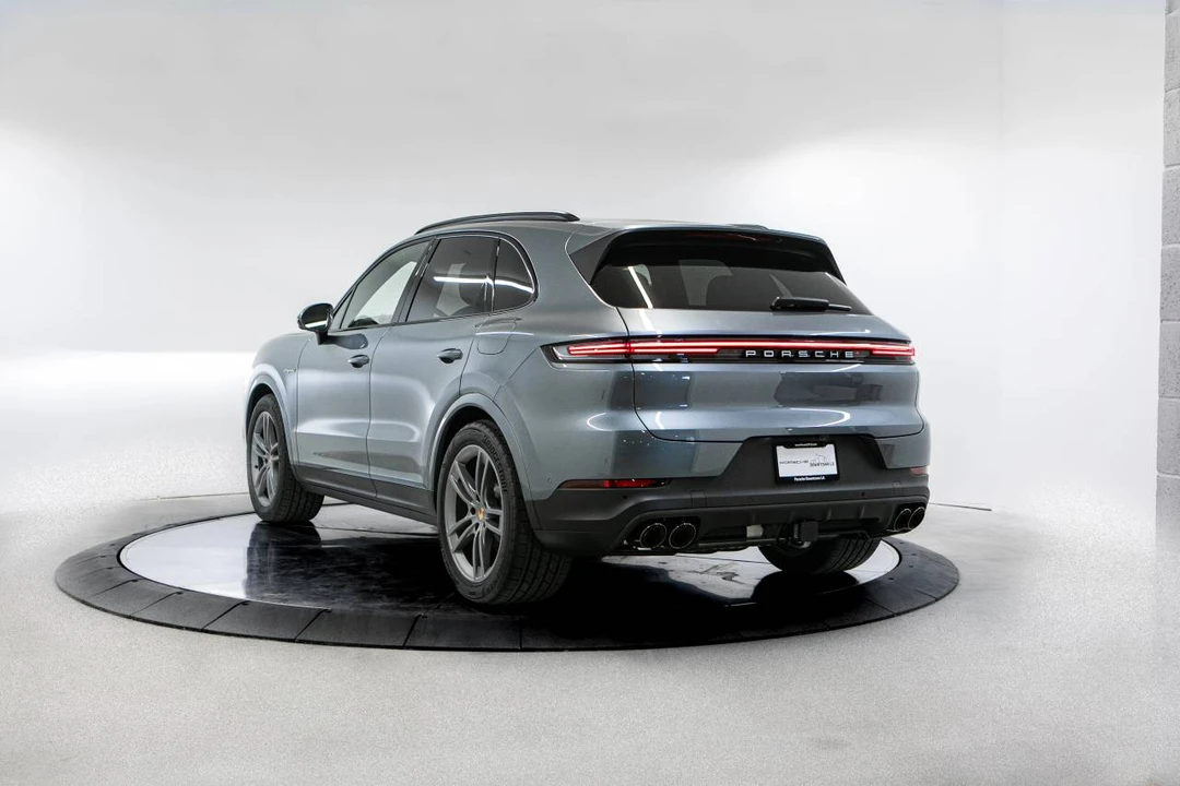 2026 Porsche 9Y0/9Y3 Cayenne - Image 3 of 5