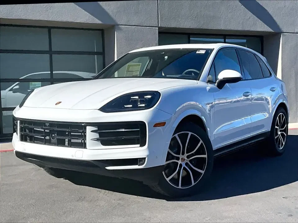 2026 Porsche 9Y0/9Y3 Cayenne - Image 7 of 31