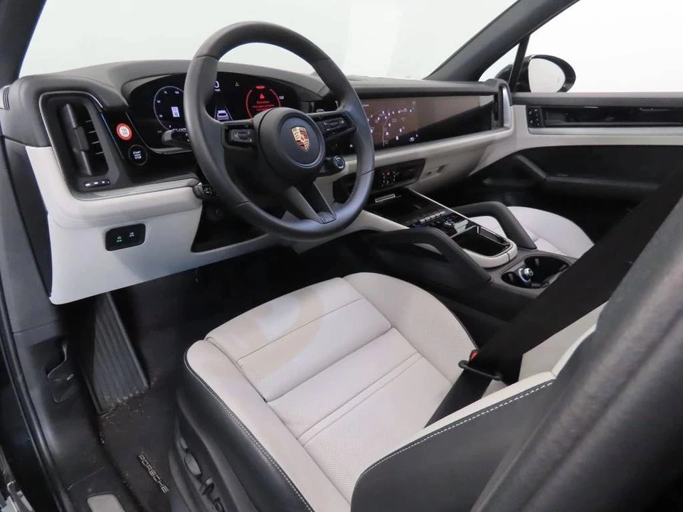 2026 Porsche 9Y0/9Y3 Cayenne - Image 4 of 5