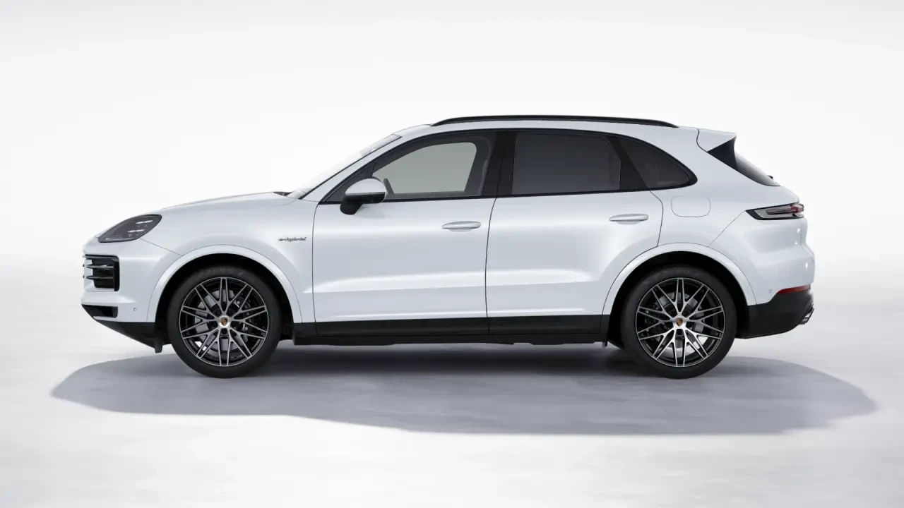 2026 Porsche 9Y0/9Y3 Cayenne - Image 16 of 31
