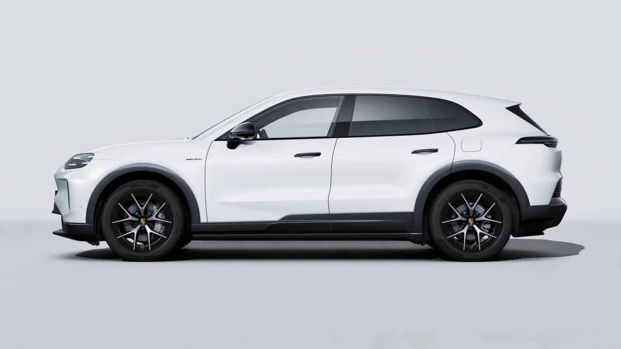 2026 Porsche 9Y0/9Y3 Cayenne - Image 2 of 14