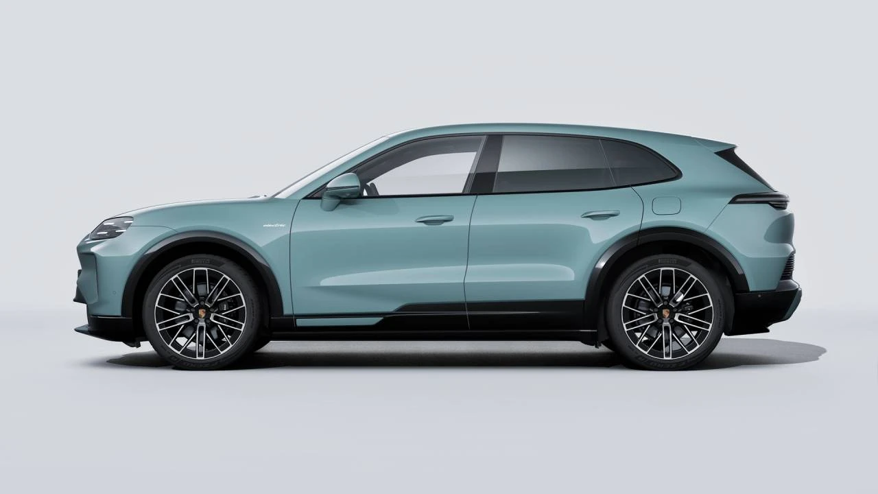 2026 Porsche 9Y0/9Y3 Cayenne - Image 2 of 14