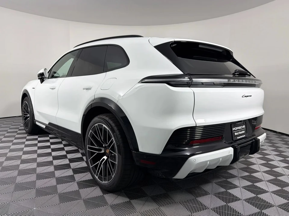 2026 Porsche 9Y0/9Y3 Cayenne - Image 20 of 31