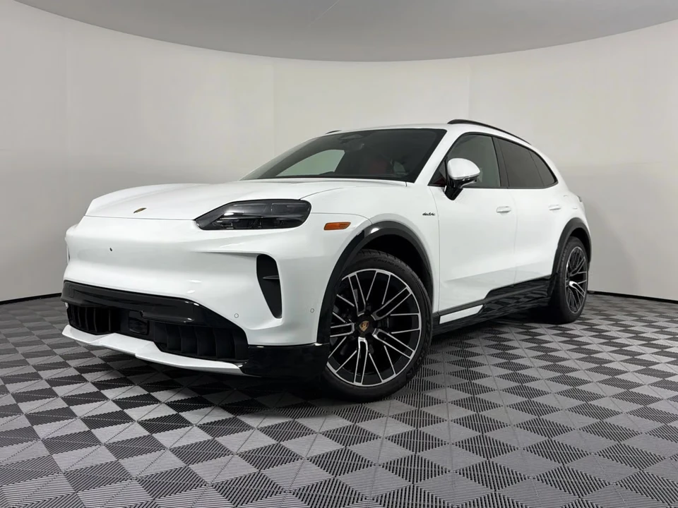2026 Porsche 9Y0/9Y3 Cayenne - Image 4 of 31