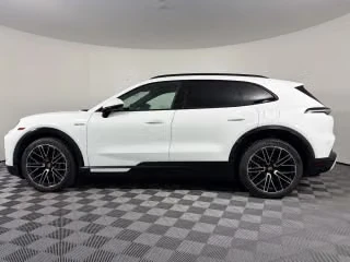 2026 Porsche 9Y0/9Y3 Cayenne - Image 9 of 31