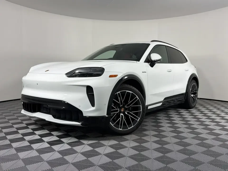 2026 Porsche 9Y0/9Y3 Cayenne - Image 7 of 31