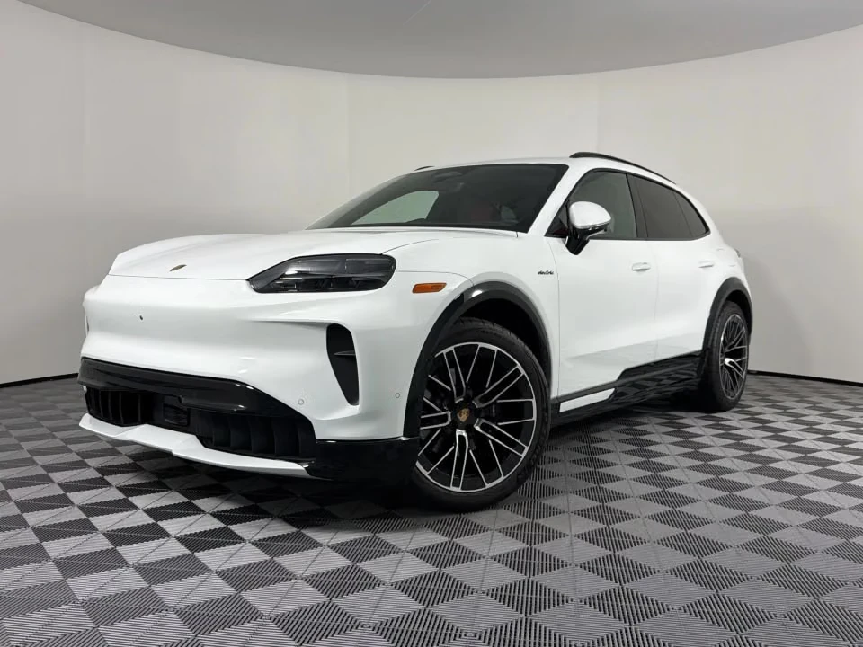 2026 Porsche 9Y0/9Y3 Cayenne - Image 3 of 31