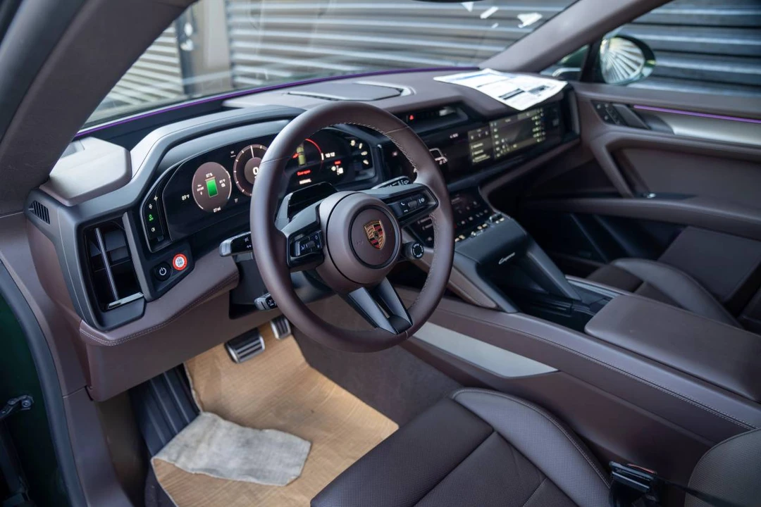 2026 Porsche Cayenne - Image 4 of 5