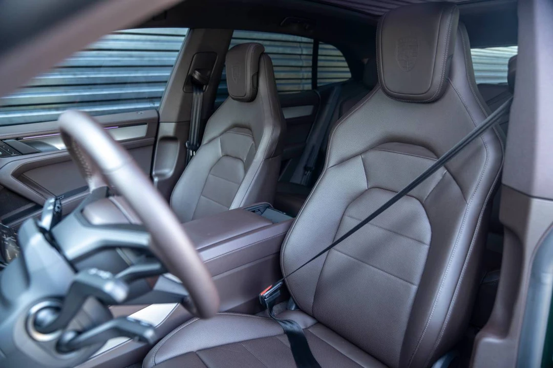2026 Porsche Cayenne - Image 5 of 5