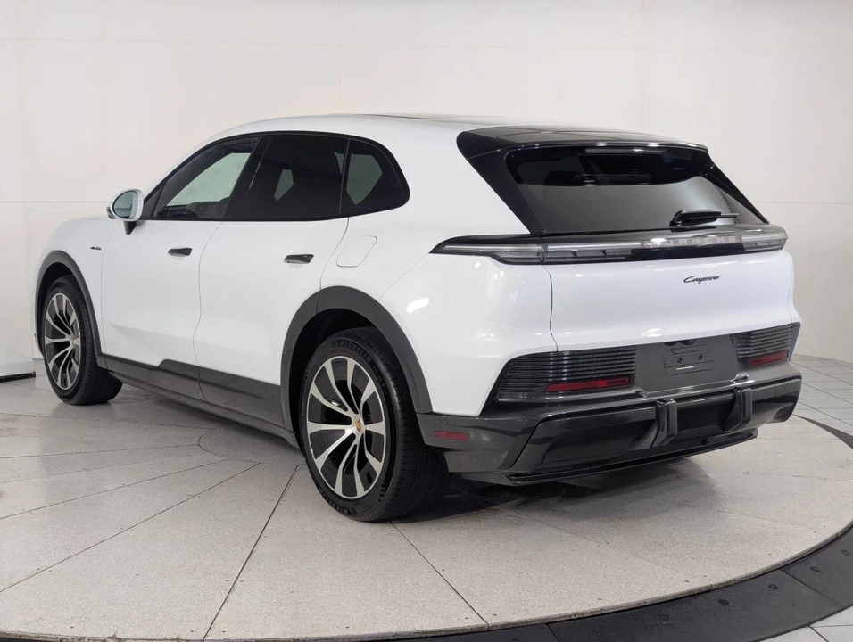 2026 Porsche 9Y0/9Y3 Cayenne - Image 3 of 4
