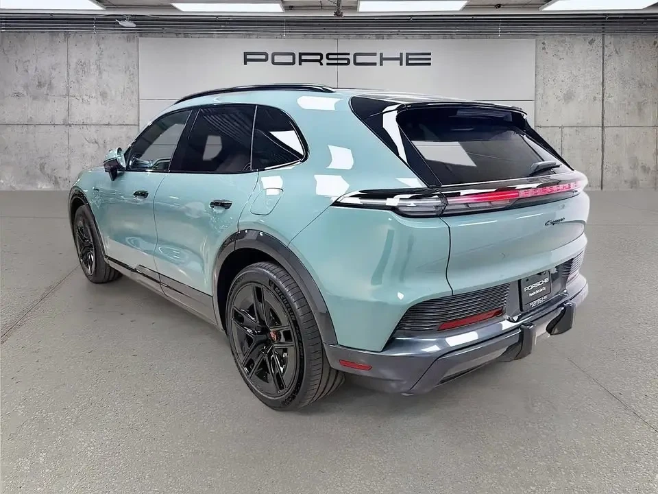 2026 Porsche 9Y0/9Y3 Cayenne - Image 24 of 31