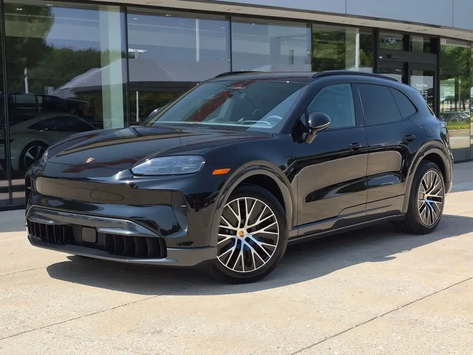 2026 Porsche Cayenne - Image 8 of 31