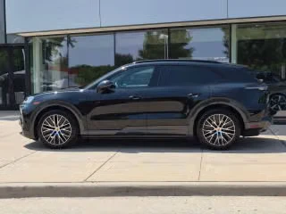 2026 Porsche Cayenne - Image 9 of 31