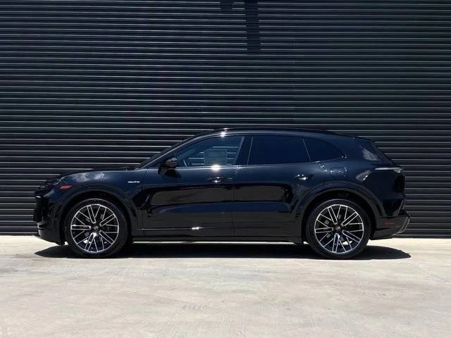 2026 Porsche 9Y0/9Y3 Cayenne - Image 2 of 5