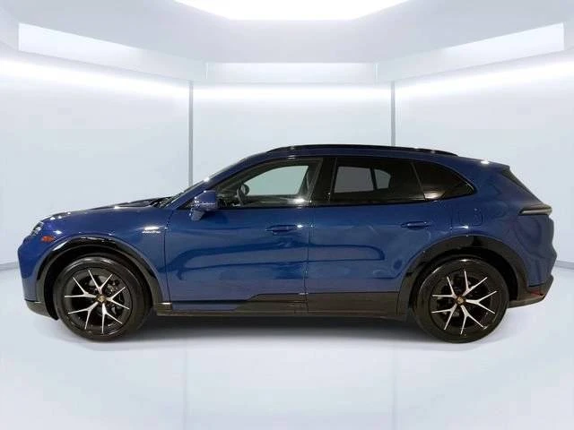 2026 Porsche 9Y0/9Y3 Cayenne - Image 2 of 4