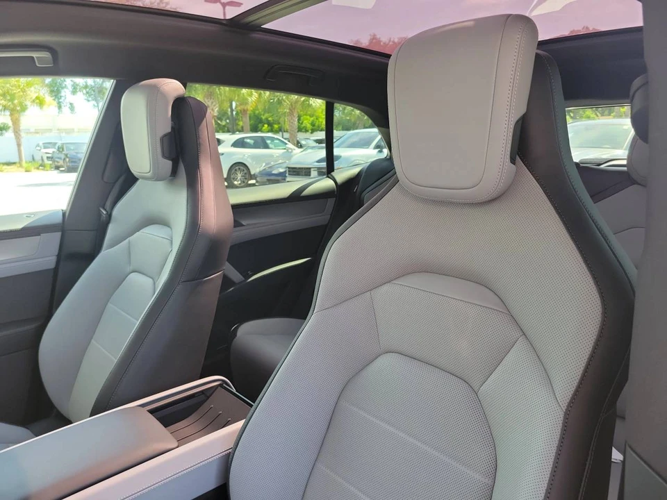 2026 Porsche 9Y0/9Y3 Cayenne - Image 5 of 5