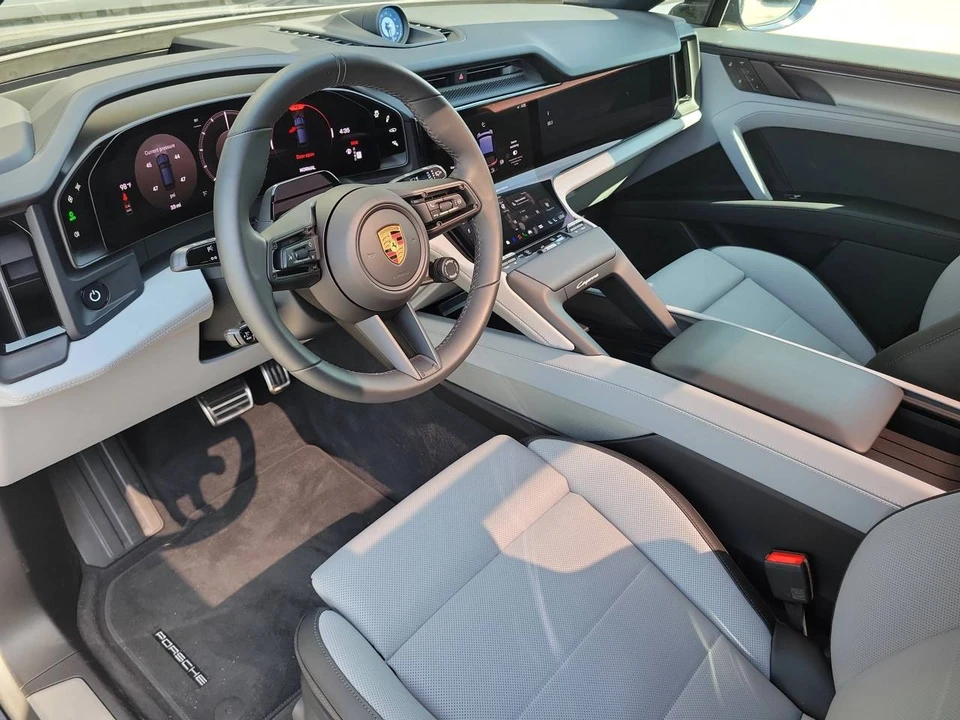 2026 Porsche 9Y0/9Y3 Cayenne - Image 4 of 5
