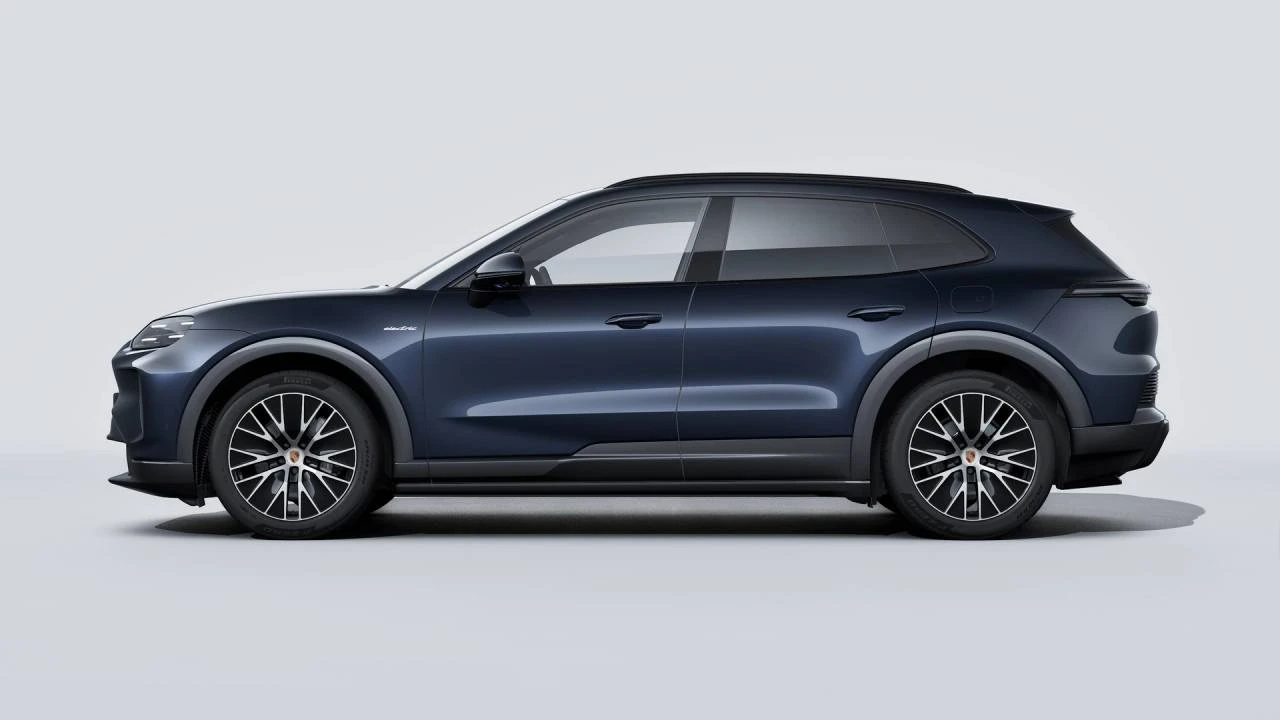 2026 Porsche 9Y0/9Y3 Cayenne - Image 2 of 14
