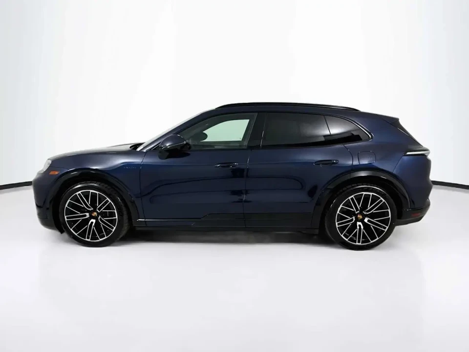 2026 Porsche 9Y0/9Y3 Cayenne - Image 16 of 31