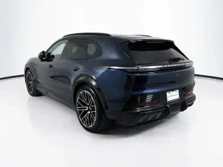 2026 Porsche 9Y0/9Y3 Cayenne - Image 21 of 31