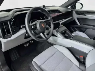 2026 Porsche 9Y0/9Y3 Cayenne - Image 29 of 31