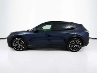 2026 Porsche 9Y0/9Y3 Cayenne - Image 13 of 31