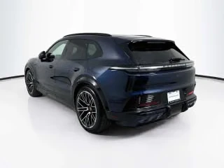 2026 Porsche 9Y0/9Y3 Cayenne - Image 17 of 31