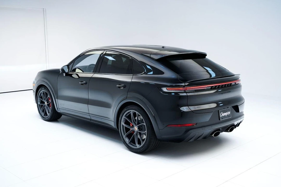 2026 Porsche - Image 3 of 31
