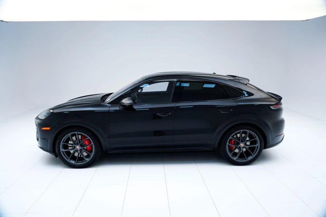 2026 Porsche - Image 2 of 31