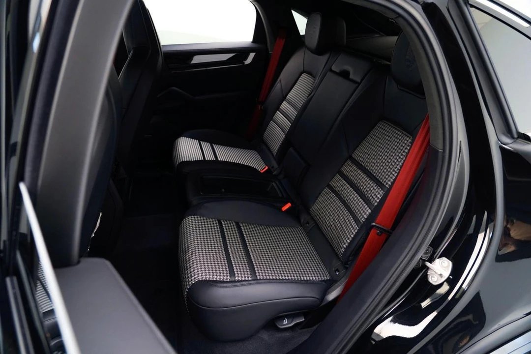 2026 Porsche - Image 28 of 31