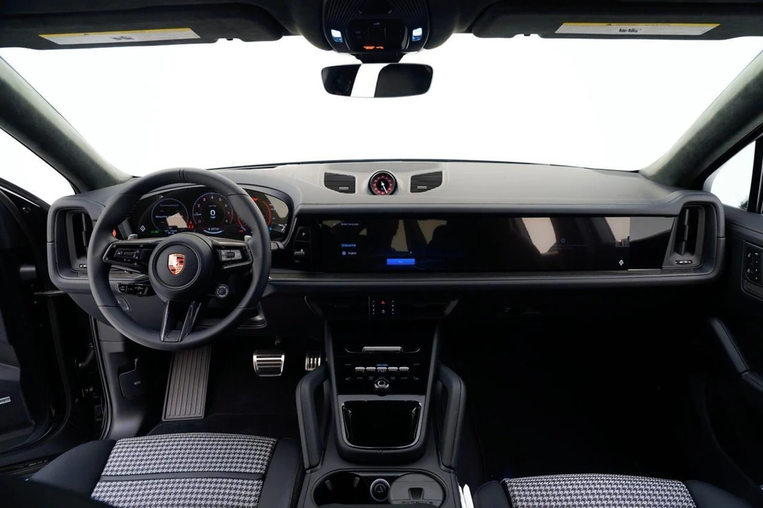 2026 Porsche - Image 29 of 31
