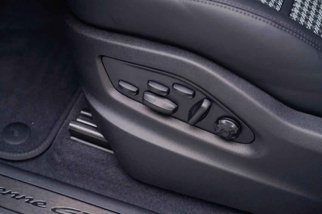 2026 Porsche - Image 15 of 31