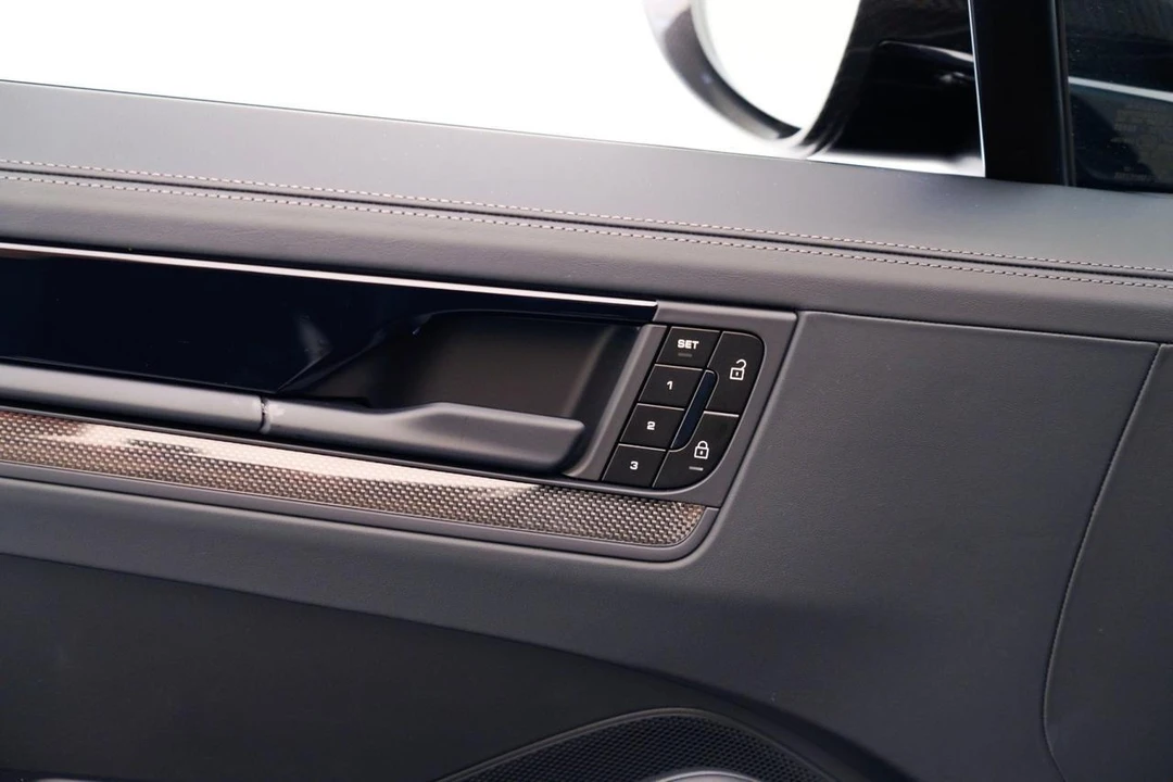 2026 Porsche - Image 21 of 31