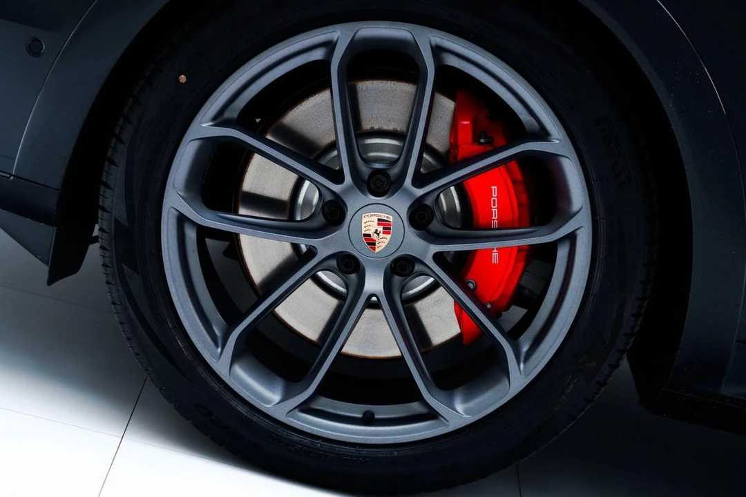2026 Porsche - Image 12 of 31