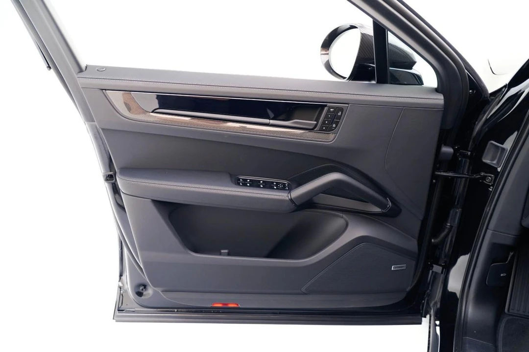 2026 Porsche - Image 20 of 31