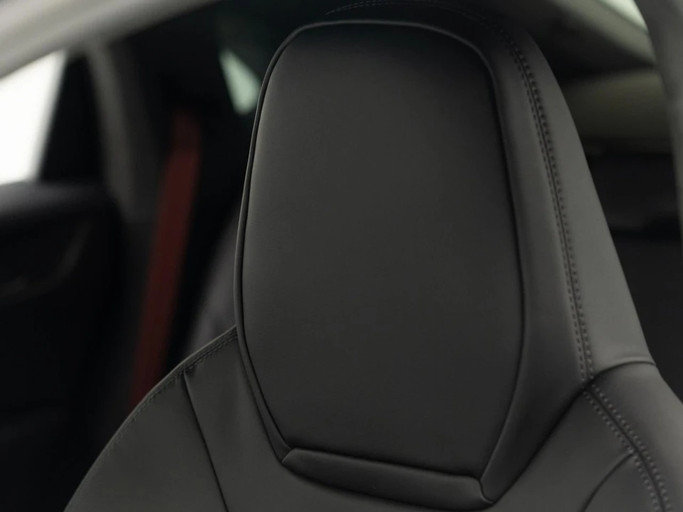 2026 Porsche 9Y0/9Y3 Cayenne GTS - Image 19 of 31