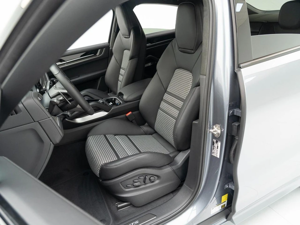 2026 Porsche 9Y0/9Y3 Cayenne GTS - Image 5 of 31