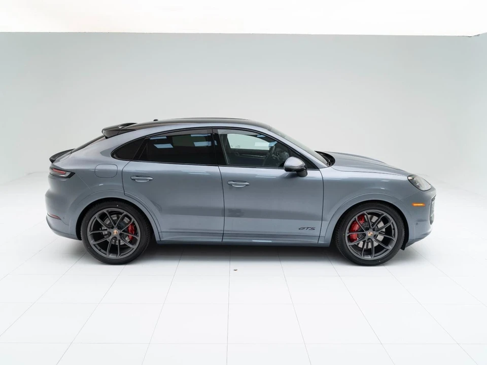 2026 Porsche 9Y0/9Y3 Cayenne GTS - Image 8 of 31