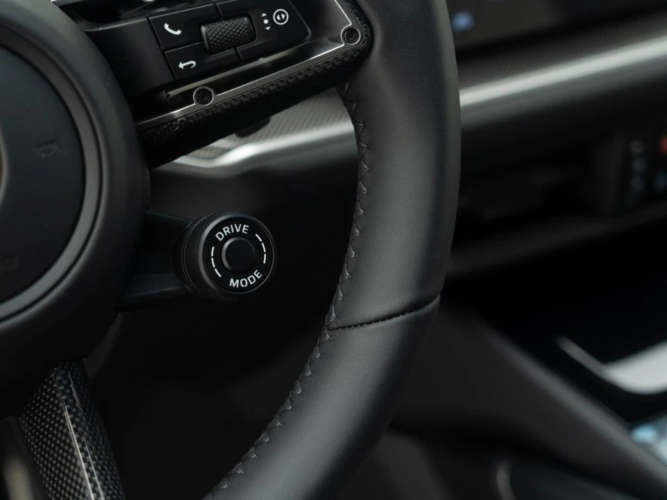 2026 Porsche 9Y0/9Y3 Cayenne GTS - Image 28 of 31
