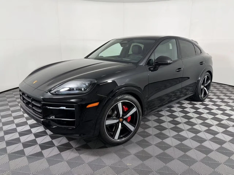 2026 Porsche 9Y0/9Y3 Cayenne GTS - Image 4 of 31