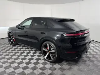 2026 Porsche 9Y0/9Y3 Cayenne GTS - Image 21 of 31