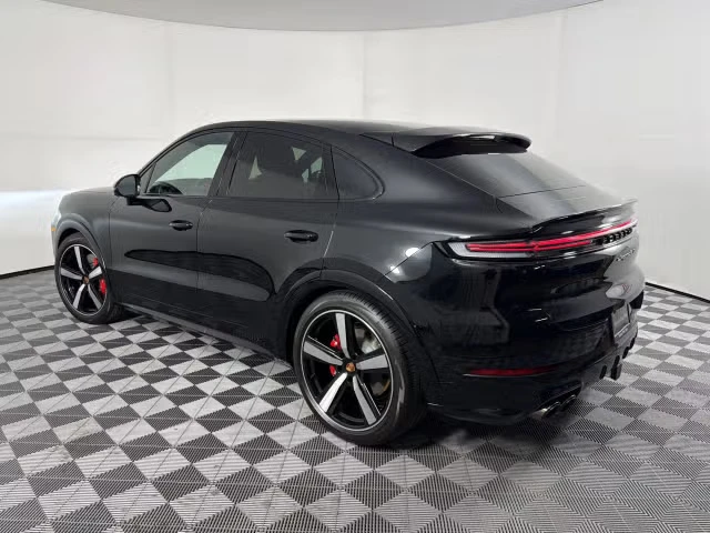 2026 Porsche 9Y0/9Y3 Cayenne GTS - Image 18 of 31